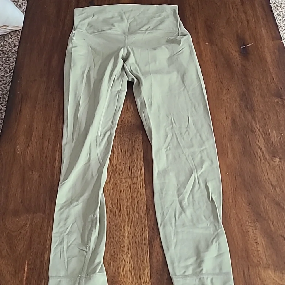 Lululemon Powder Green Align Leggings 25" Size 8 - Picture 3 of 6